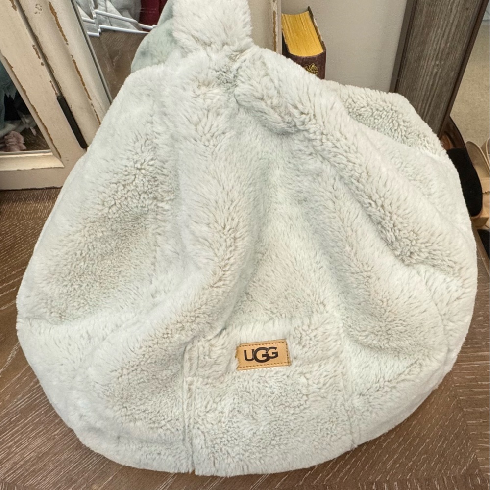 UGG Dawson Faux Fur Kindle Tablet Holder